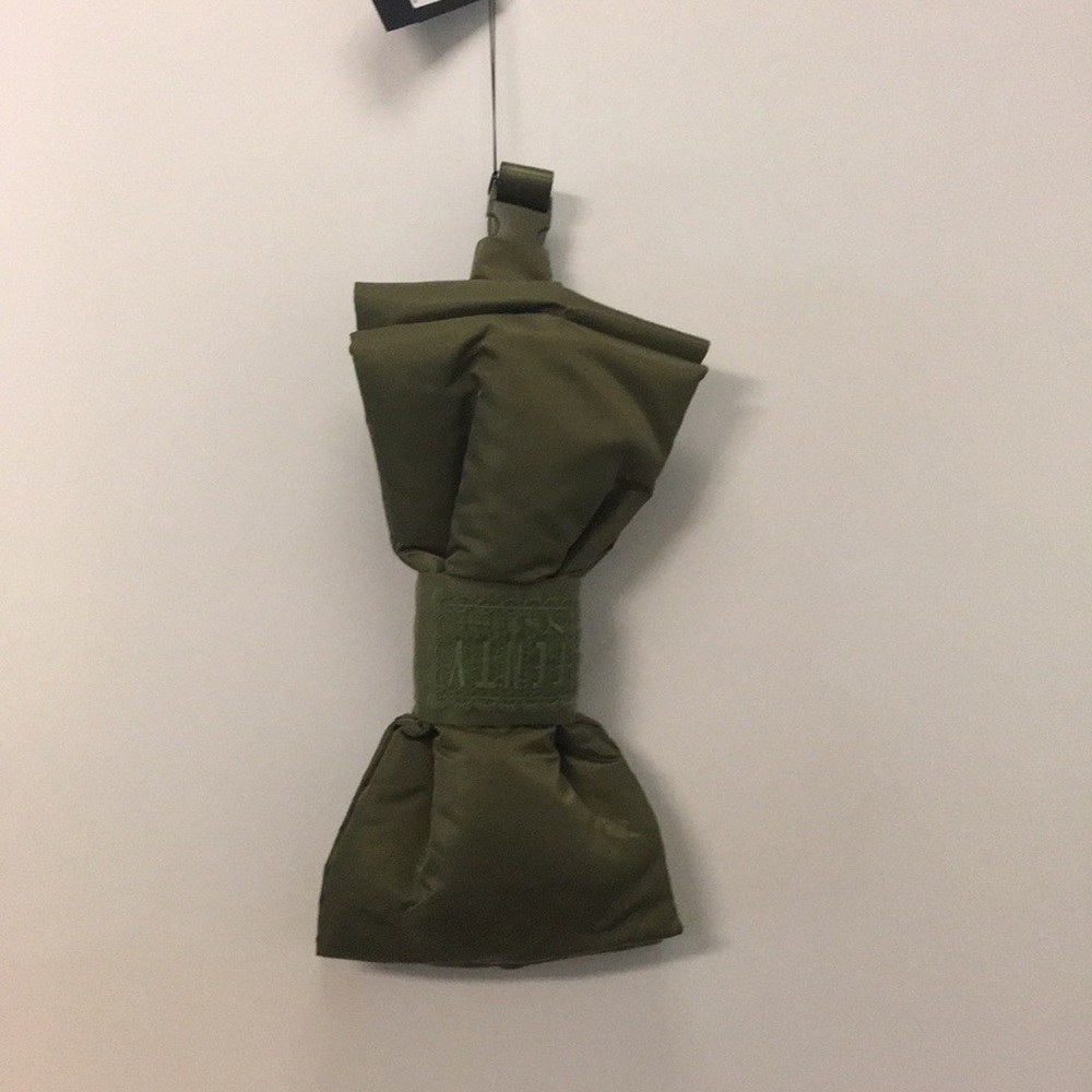 Fenty Rihanna Bow CrossPack BNWT